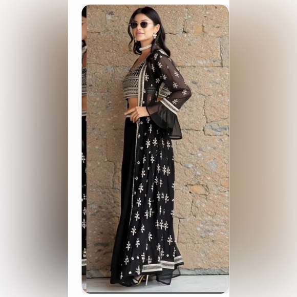 Boutique 3 pic /suit/Georgette Side slit kimono and top and skirt - Picture 3 of 6